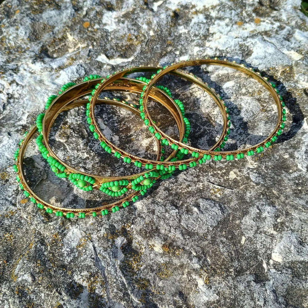 Traditional green Indian churi bangle set, South Asian jewelry, Bollywood style